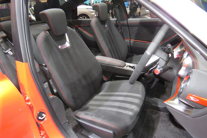 ダイハツDNコンパーノ（フロントシート）