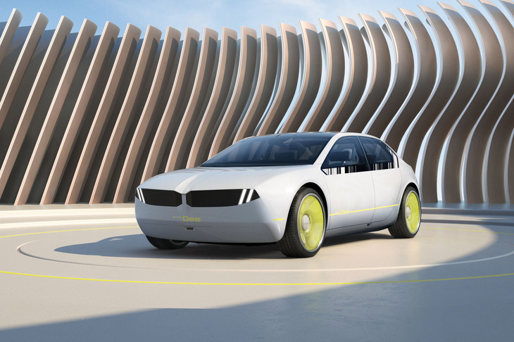 BMWがCES2023で初公開したコンセプトカー「i Vision Dee」。「ノイエクラッセ」と呼ばれる新しいBEV専用アーキテクチャーを採用している。