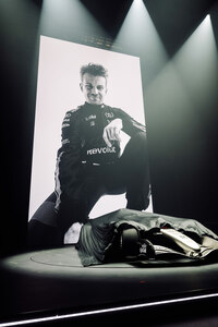 アンベールされる「アウディR26」。