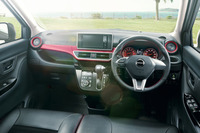 「ピクシス ジョイS “SA III”」のインテリア。