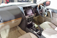 インテリアの様子。センターコンソールを中心に、デザインが変更された。