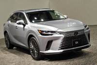 2022年6月に発表された新型「レクサスRX」。新型「クラウン クロスオーバー」と同じく、2022年秋の発売を予定している。