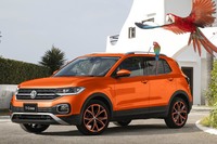 「フォルクスワーゲンTクロス」の国内販売がスタート　導入記念の2モデルをラインナップの画像