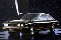 「いすゞ117クーペ ジウジアーロカスタム」。モデル末期の1979年に登場した特別仕様車。ボディーはオレンジストライプの入ったブラックのみ。