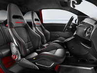 アバルト・フェラーリ 569万5000円で発売の画像