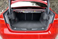 トランクの容量は415リッター。