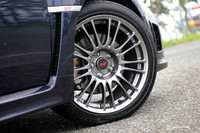 オプションのBBS製鍛造アルミホイールは、「ブラックハイラスター仕上げ」。ノーマルもサイズは同じ、18インチだ。