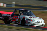 
	マイク・スキナー駆るNASCARクラフトマン・トラック・シリーズの「タンドラ」。
	 