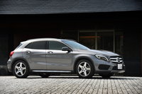 SUVでありながら、優れたエアロダイナミクスもセリングポイントとする「GLAクラス」。空力性能を示すCd値は0.29だ。
    