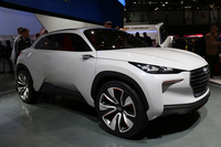 ヒュンダイの燃料電池SUVコンセプト「イントラード」。