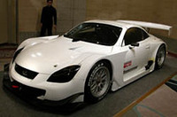 フロントグリルに「L」のエンブレム……「レクサスSC430」が今年スーパーGTでサーキットデビューする。