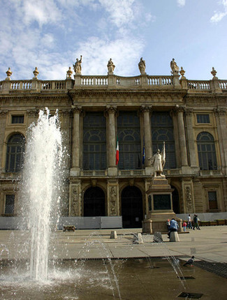 出発場所となるトリノのカステッロ広場(以下、写真はいずれもイメージ)。