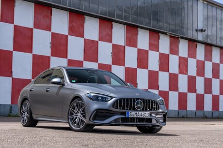最新世代の「メルセデス・ベンツCクラス」に、メルセデスAMGの手になる高性能モデル「AMG C43 4MATIC」が登...