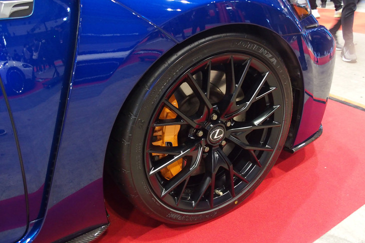 TOM’S GS F produced by Kazuki Nakajima（タイヤ＆ホイール）