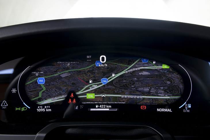 液晶が一枚物に変わったことでマップの全面表示もできる。