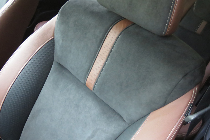 ホンダ・フィット ハイブリッドL Honda SENSING（フロントシート）