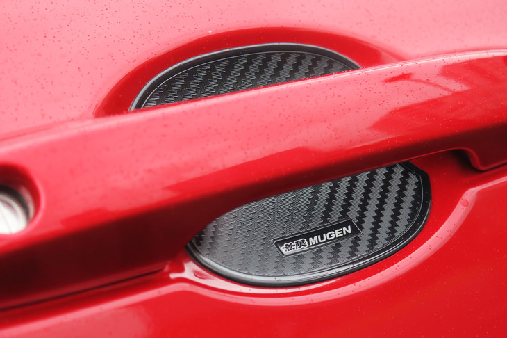 ホンダ・フィット リュクス 無限パーツ装着車（ドアハンドルプロテクター）