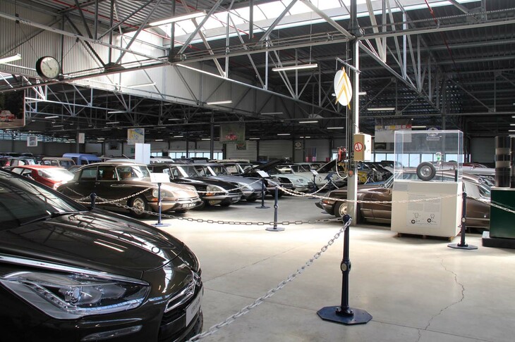 パリ北郊オールネイ・スー・ボワにあるシトロエンの車両保管庫、コンセルヴァトワール・シトロエン。