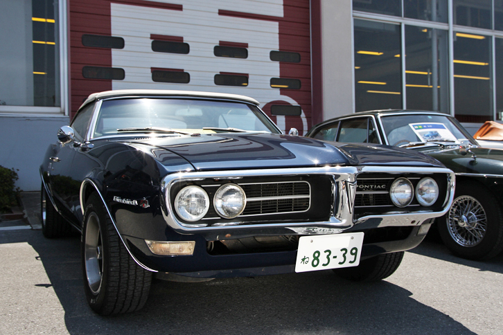 1968年「ポンティアック・ファイアーバード」。初代「シボレー・カマロ」の兄弟車だが、日本の旧車イベントではめったに見かけない。