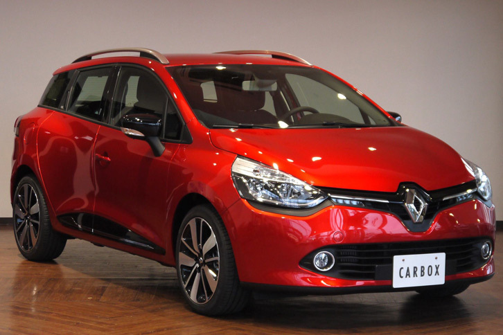 「ルノー・クリオ エステート」のフロントビュー。クリオは日本で「ルーテシア」として販売されているが、エステートは正規輸入されていない。