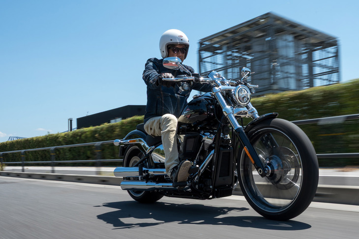 ハーレーダビッドソン・ブレイクアウト