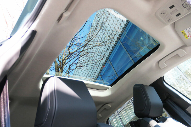 シトロエンE-C4エレクトリック（サンルーフ）