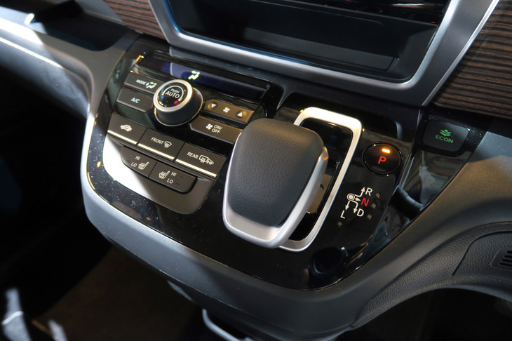 ホンダ・フリード ハイブリッド クロスター（FF）（センタークラスター）