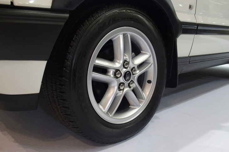 ランドローバー・レンジローバー4.6 HSE（2001年）／BRITISH LABEL