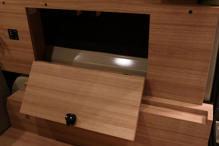 日産NV200バネットMYROOM（右側サイドボックス）