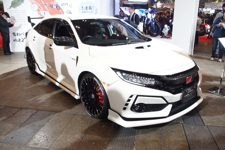 開発中のパーツが組み込まれている「MUGEN CIVIC TYPE R Prototype」（無限用品装着車）。