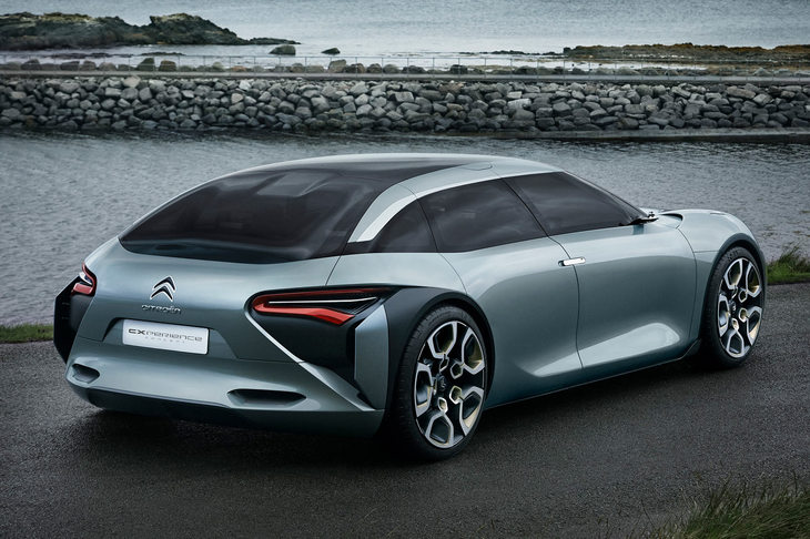 2016年のパリサロンで発表された「CXPERIENCE」。「C5 X」の原型となったコンセプトカーだ。