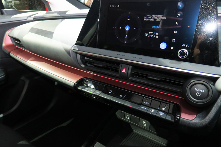 トヨタ・プリウス2.0L HEVプロトタイプ（ダッシュボード）