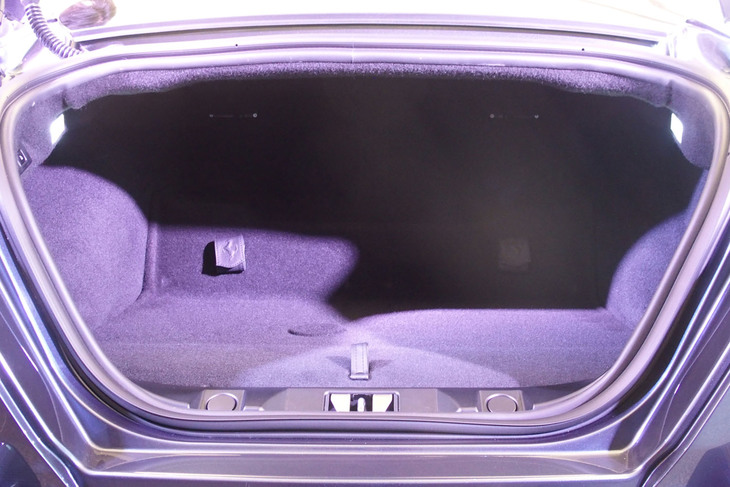 フェラーリ・ローマ（トランク）