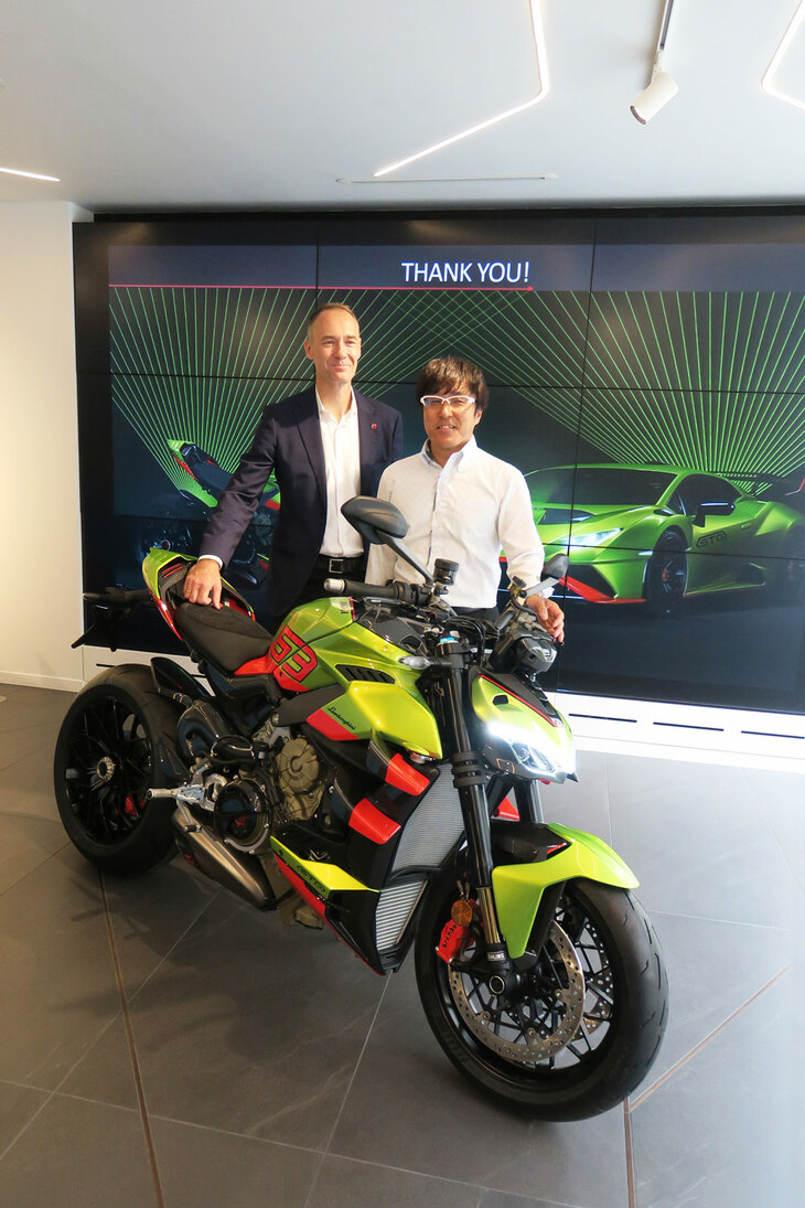 ドゥカティジャパンのマッツ・リンドストレーム代表取締役社長（写真向かって左）とオーナー（同右）。