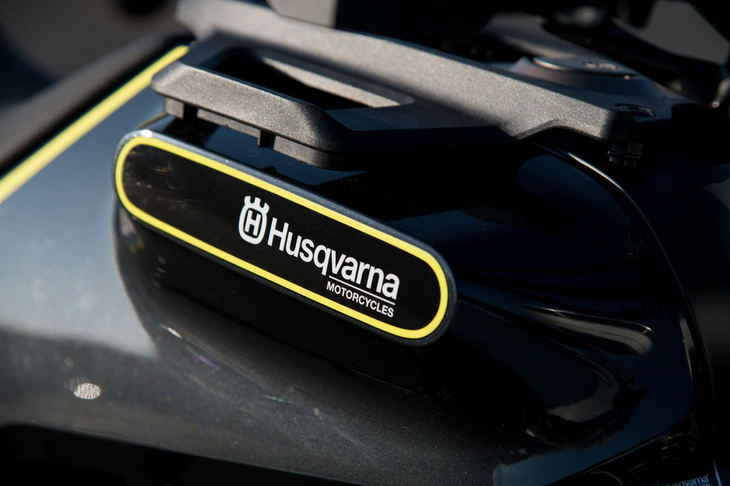 スウェーデン発祥のバイクブランドであるハスクバーナ。現在はKTMの傘下で、オフロード用の競技車両やロードモデルなどをラインナップしている。