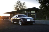 「ロールス・ロイス・スペクター」。もはや、このクルマにV12が積まれているかどうかは問題ではない。