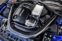 最高出力460psの限定車「BMW M4 CS」発売の画像