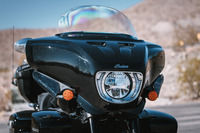 新しいLEDヘッドランプが装備されたフェアリング。