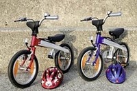 BMW、チェーンとペダルを取り外せる「キッズバイク」発売