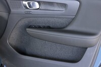 カーペットやドアの内張りにはペットボトルからの再生素材が使われる。