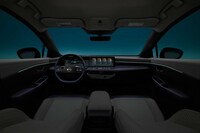 日産が新型EVの3代目「リーフ」を発表　600kmを超える航続距離を実現の画像