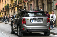 BMWの「2シリーズ アクティブツアラー」や「X1」などとプラットフォームを共有する「MINIクロスオーバー」。プラグインハイブリッド機構についても、「225xeアクティブツアラー」と同じものが採用されている。