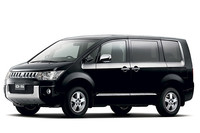 三菱「デリカD:5」のFF車が2リッターに