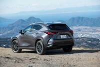 レクサス初のプラグインハイブリッド車としてデビューした「NX450h＋」。今回の試乗車はラグジュアリー装備に振った“バージョンL”で、車両本体価格は714万円。