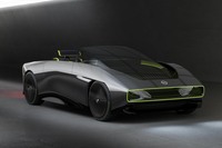 「マックスアウト」はスポーツカータイプのコンセプトEVで、軽量な車重と低重心がもたらす新しいドライビング体験を特徴とする。