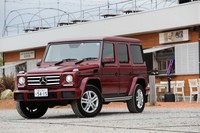 まずは、トーンを抑えた赤色「チューライトレッド」のボディーカラーをまとった「G350d」をテスト。車両本体価格は1080万円。