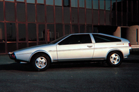 「スカッキエーラ」を履いたイタルデザインの1976年「BMW Karman asso di Quadri」。