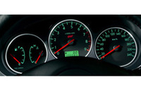 240km/hスケールの速度計を採用したこともニュース。