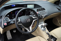 ホンダ・シビック2.2i-CTDiエグゼクティブ（FF/6MT）【海外試乗記】の画像