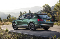 標準のボディーカラーは全17色。その他、90色ものオプションカラーが用意されている（欧州仕様の場合）。